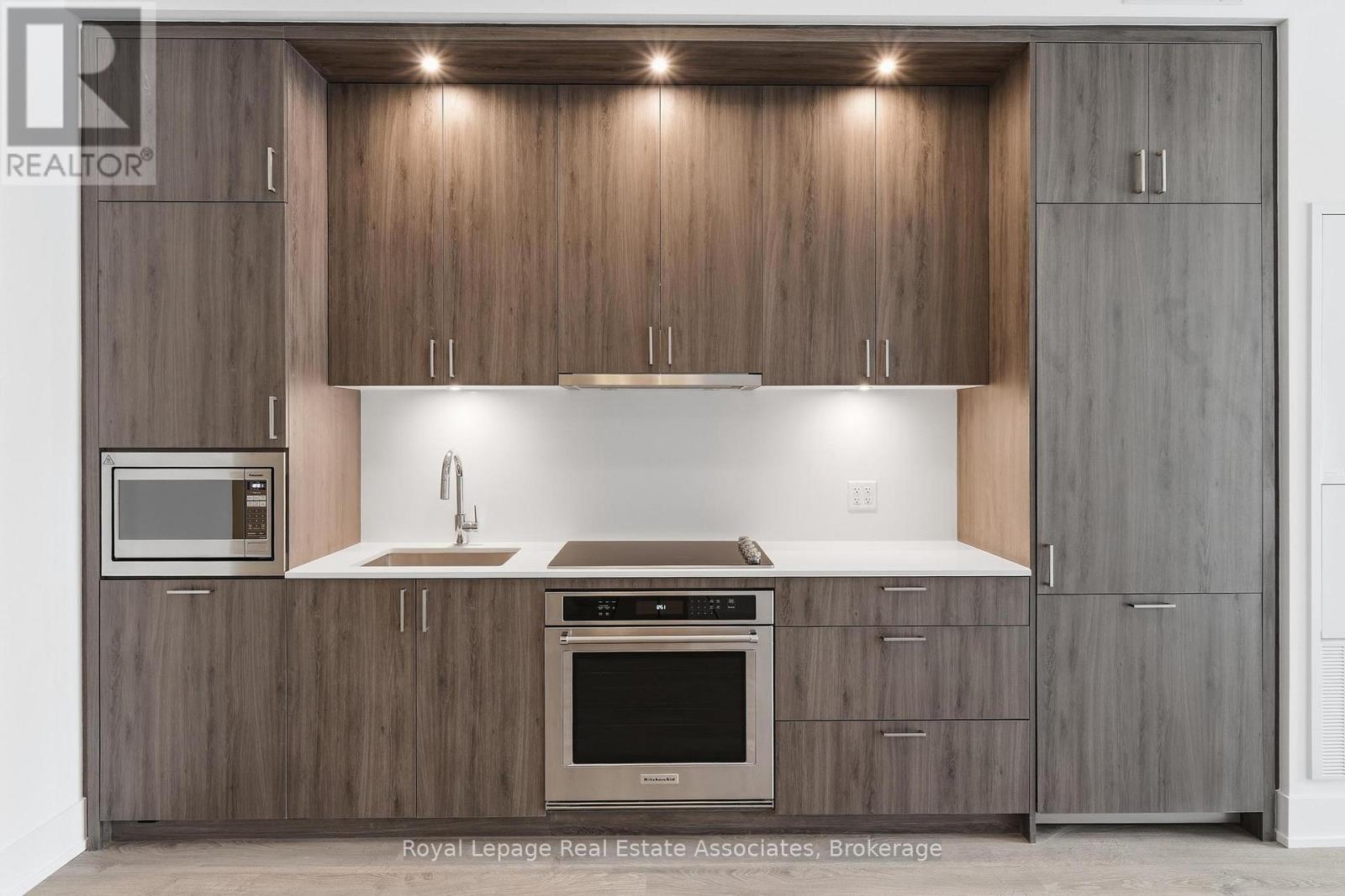 103 - 259 The Kingsway, Toronto, Ontario  M9A 0G2 - Photo 4 - W12822414