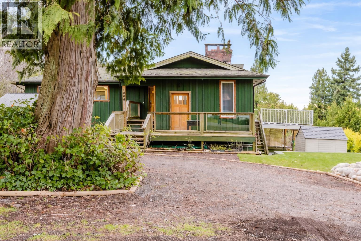 1405 Velvet Road, Gibsons, British Columbia  V0N 1V0 - Photo 2 - R3103420