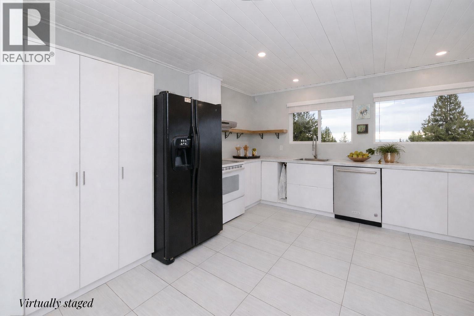 1405 Velvet Road, Gibsons, British Columbia  V0N 1V0 - Photo 5 - R3103420