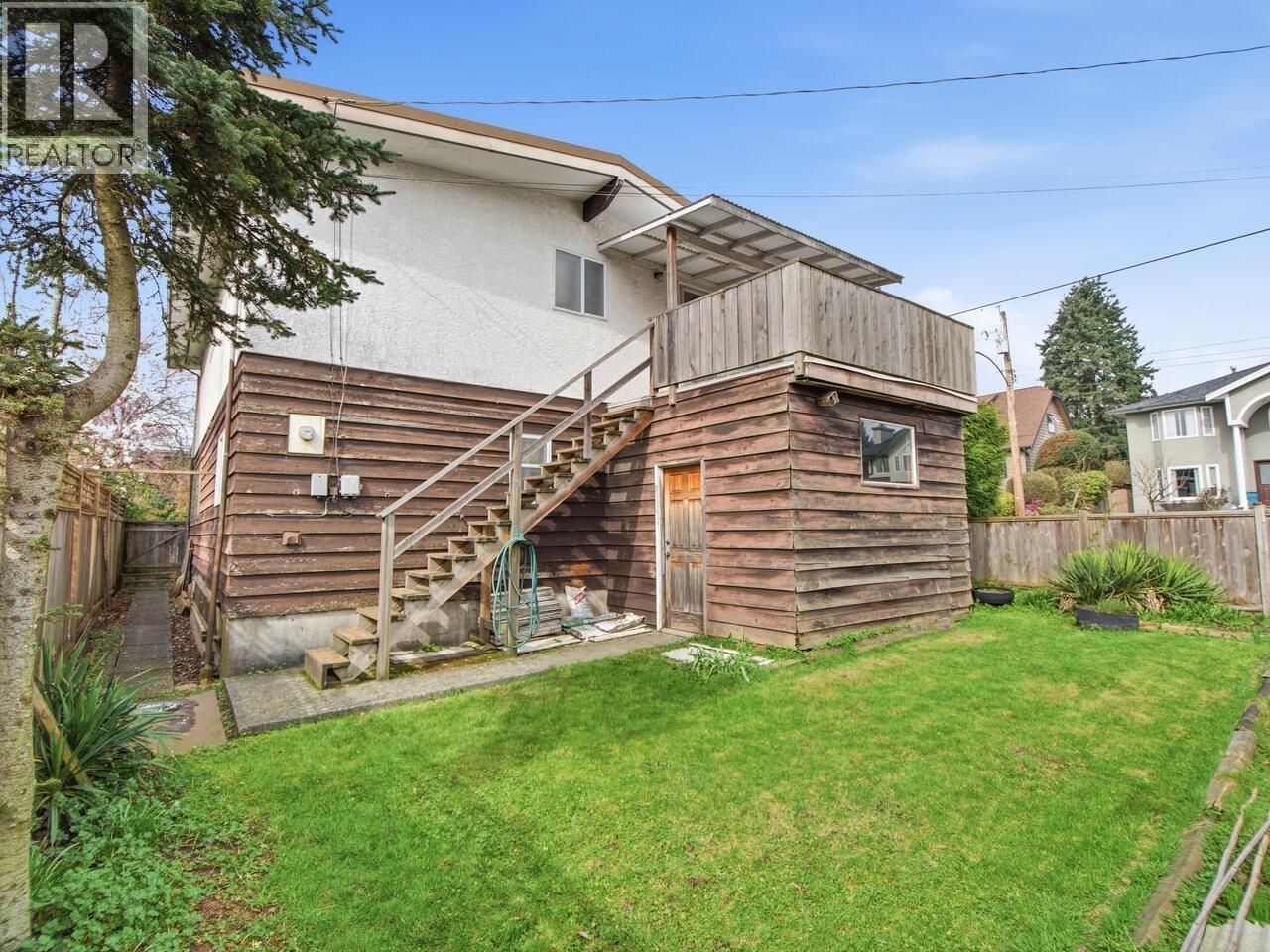 407 E 13th Street, North Vancouver, British Columbia  V7L 2M2 - Photo 18 - R3103428