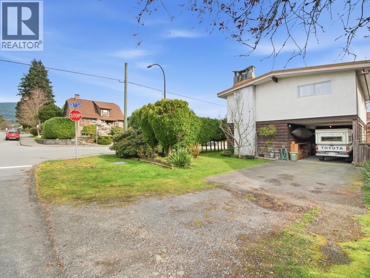 407 E 13th Street, North Vancouver, British Columbia  V7L 2M2 - Photo 20 - R3103428