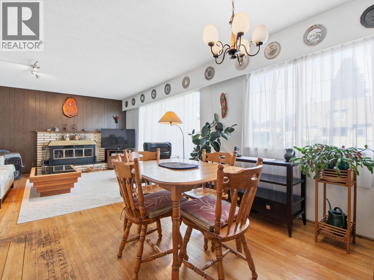 407 E 13th Street, North Vancouver, British Columbia  V7L 2M2 - Photo 5 - R3103428