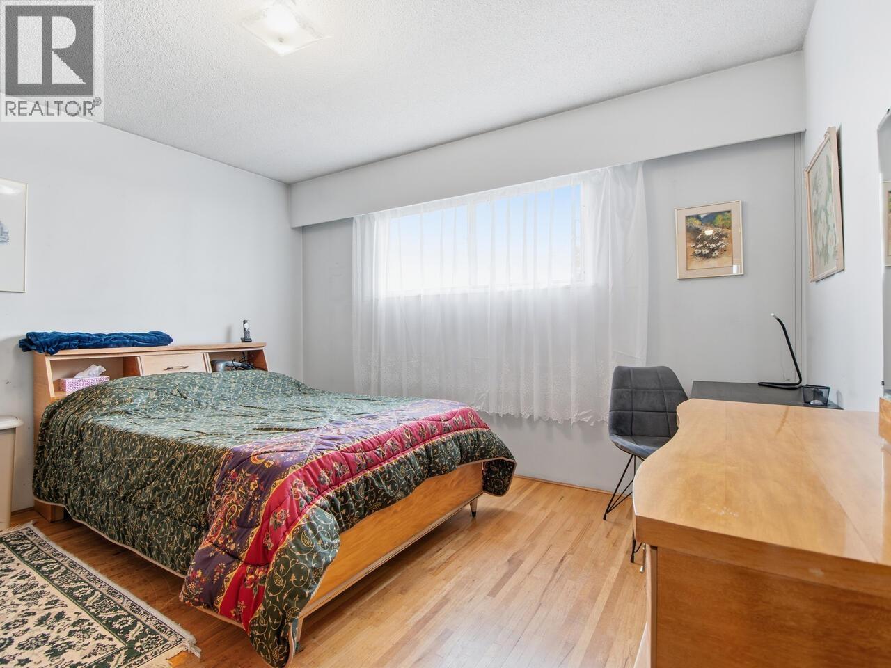 407 E 13th Street, North Vancouver, British Columbia  V7L 2M2 - Photo 9 - R3103428