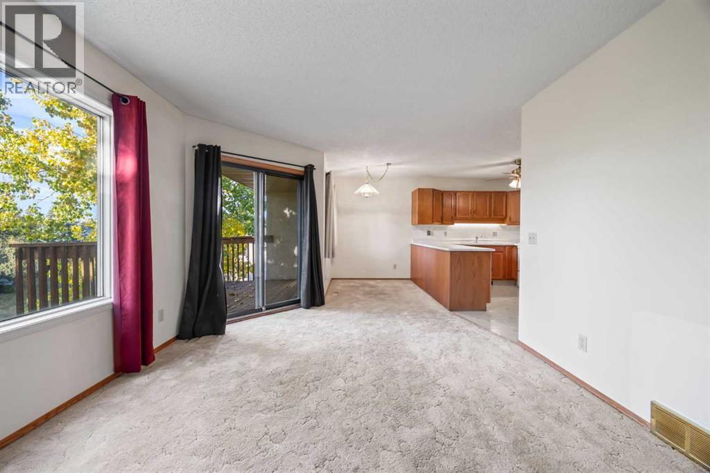 52 Sandarac Circle Nw, Calgary, Alberta  T3K 3V6 - Photo 14 - A2263600