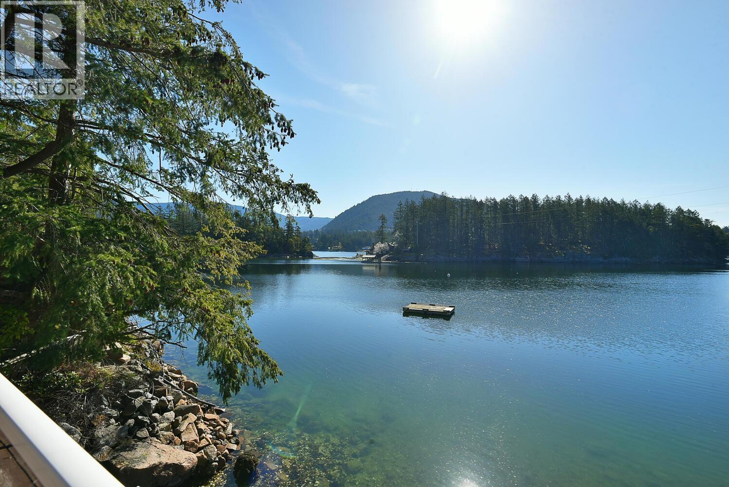 4279 Francis Peninsula Road, Madeira Park, British Columbia  V0N 2H1 - Photo 2 - R3103134