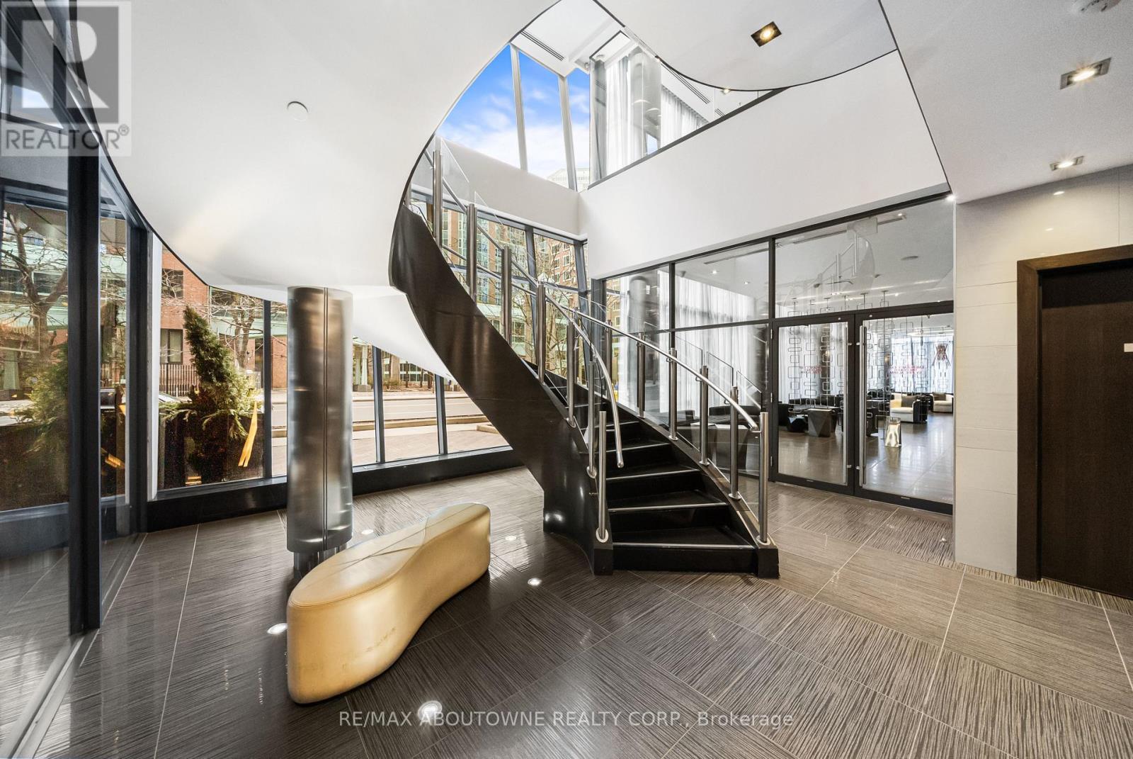 3110 - 28 Ted Rogers Way, Toronto, Ontario  M4Y 2J4 - Photo 5 - C12919590