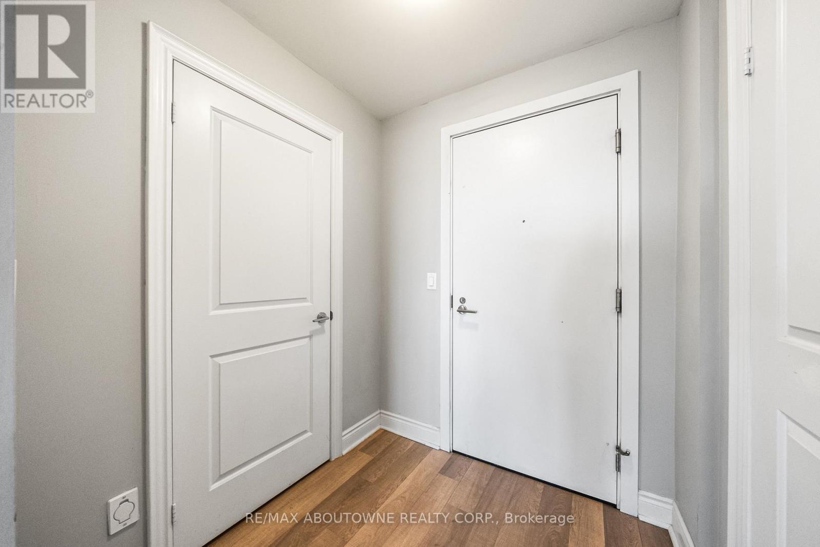 3110 - 28 Ted Rogers Way, Toronto, Ontario  M4Y 2J4 - Photo 7 - C12919590