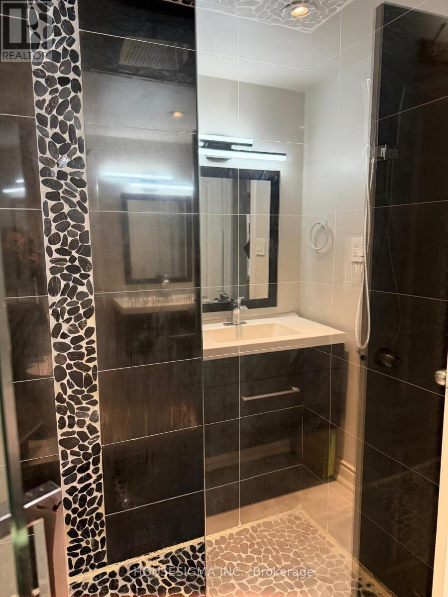 34 Ladner Drive N, Toronto, Ontario  M2J 3Z7 - Photo 2 - C12919598