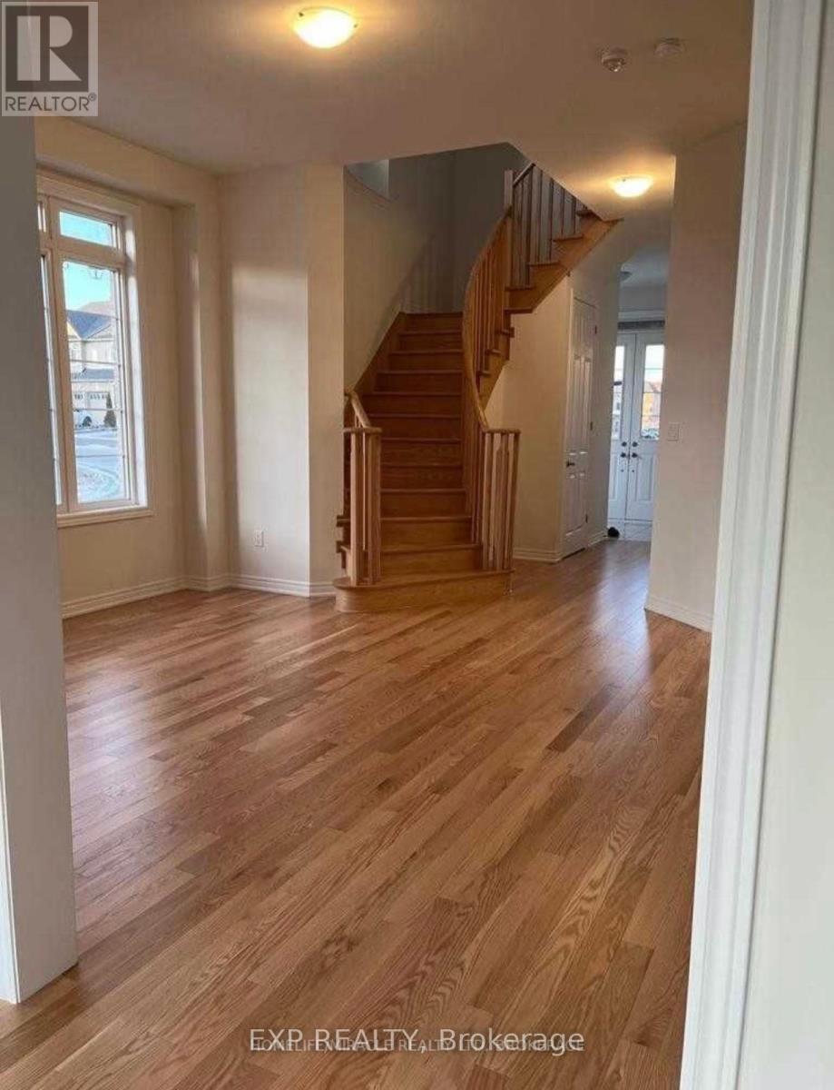 2472 Kentucky Derby Way, Oshawa, Ontario L1R 0R7 - Photo 4 - E12919580