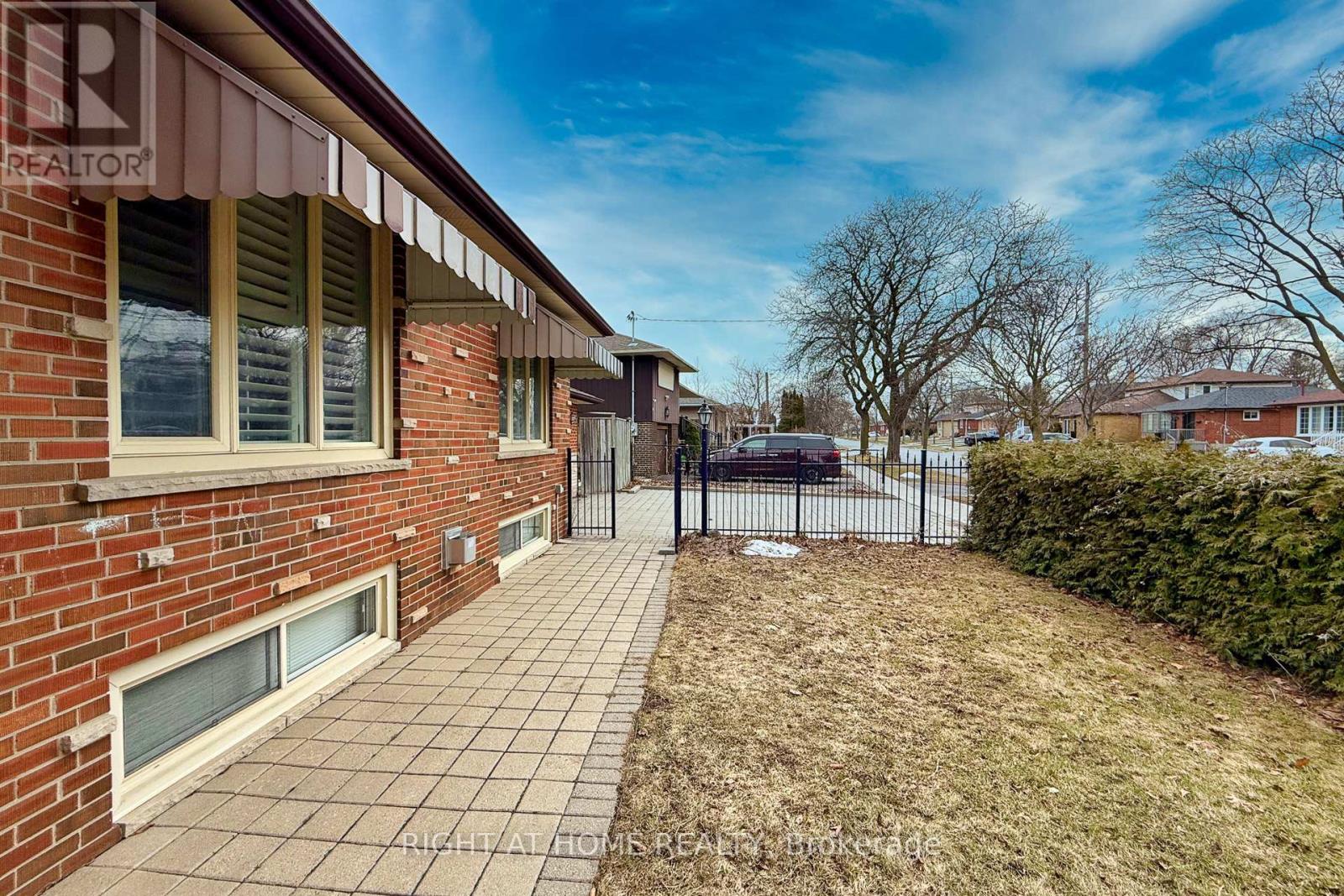 35 Hathway Drive, Toronto, Ontario  M1P 4L6 - Photo 19 - E12919670