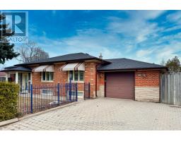 35 HATHWAY DRIVE, Toronto, Ontario