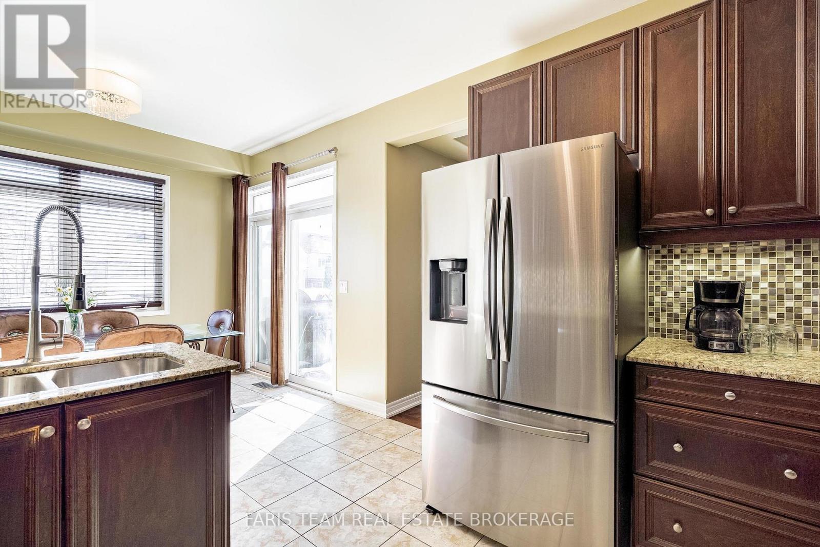 1845 Lamstone Street, Innisfil, Ontario  L9S 4Z8 - Photo 5 - N12821762