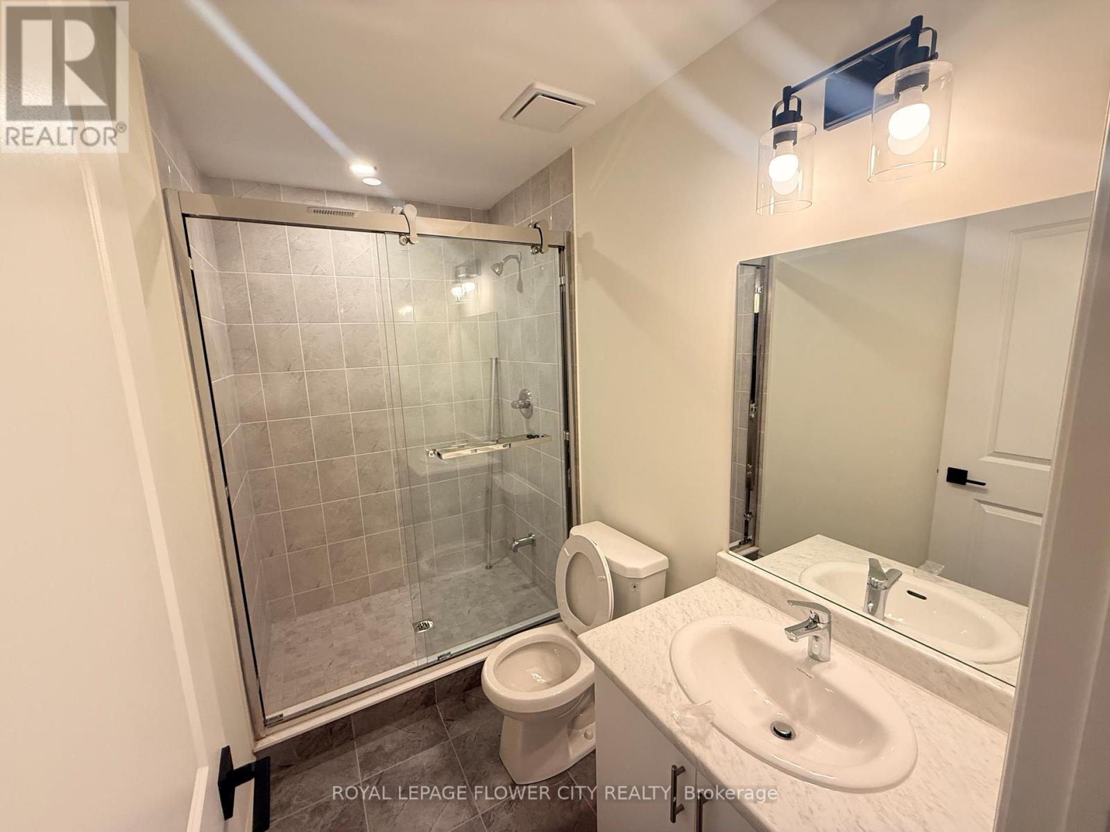 94 Cadillac Crescent, Brampton, Ontario  L7A 3B4 - Photo 8 - W12919272