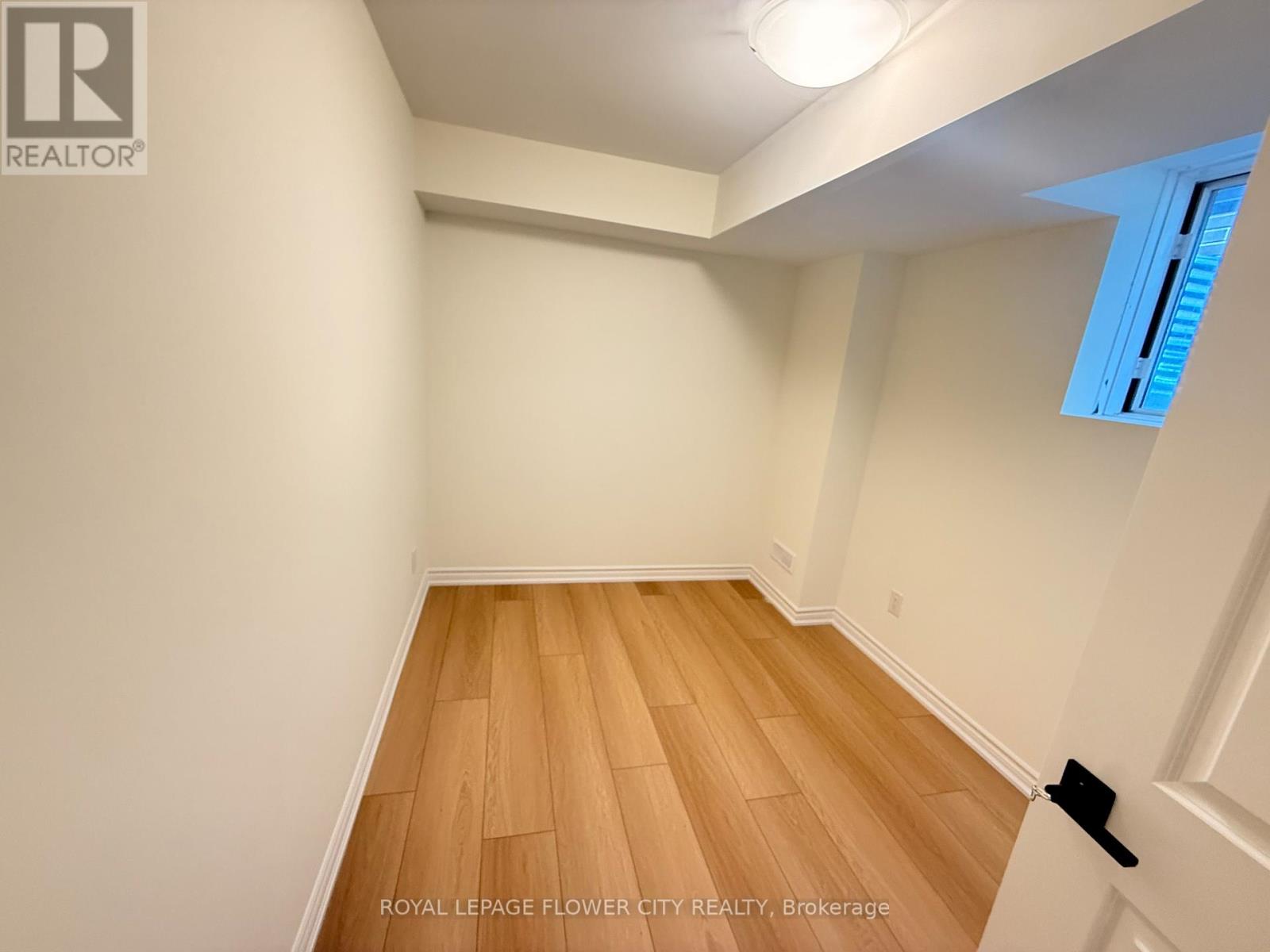 94 Cadillac Crescent, Brampton, Ontario  L7A 3B4 - Photo 10 - W12919272