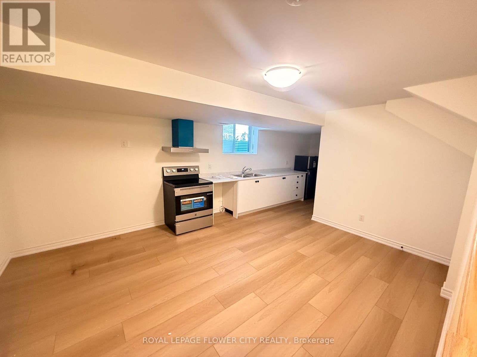 94 Cadillac Crescent, Brampton, Ontario  L7A 3B4 - Photo 14 - W12919272