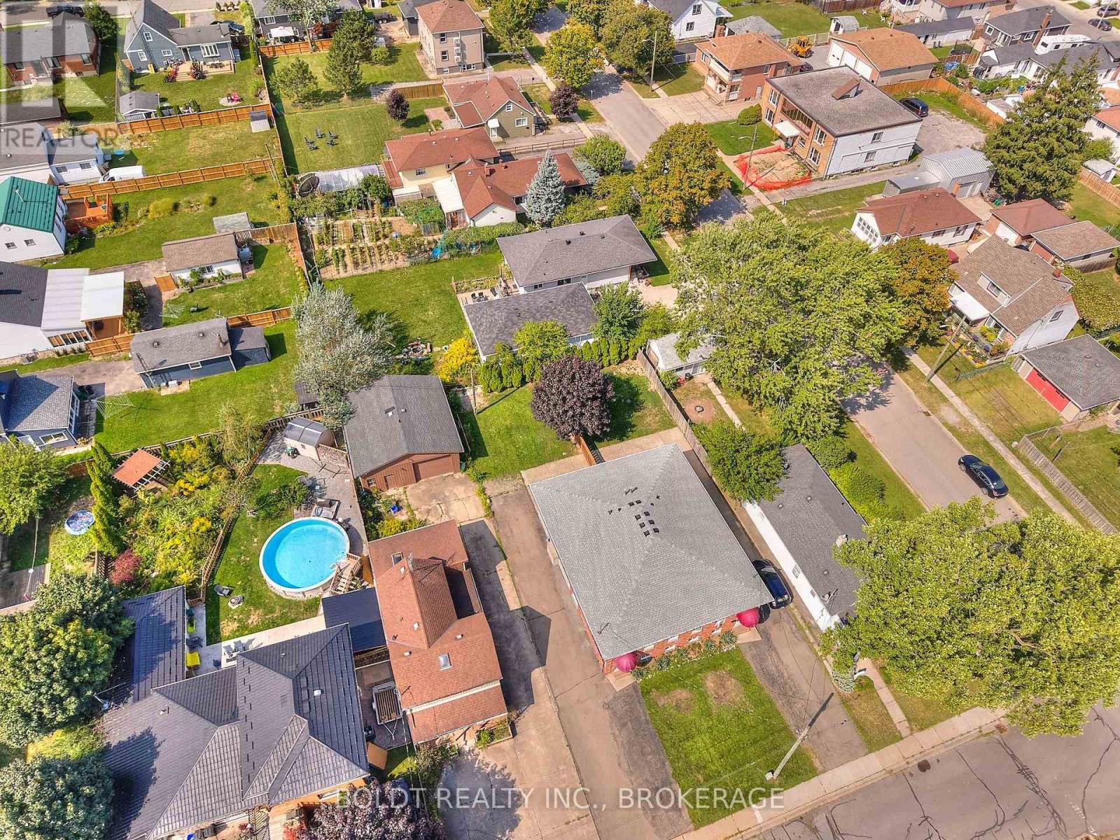 17 Colborne Street, Thorold, Ontario L2V 3P8 - Photo 21 - X12449381