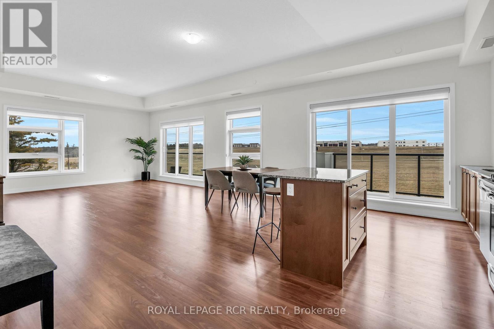 413 - 555 William Graham Drive, Aurora, Ontario  L4G 3H9 - Photo 3 - N12919622