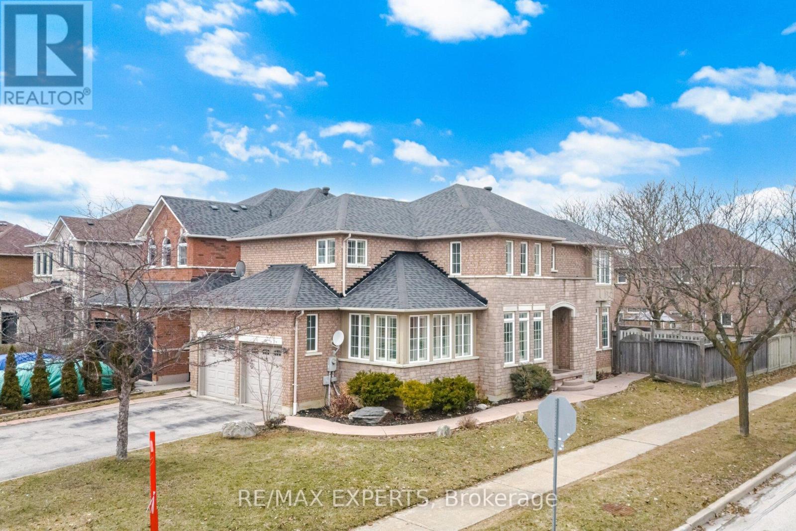 2 SEQUOIA ROAD, Vaughan, Ontario