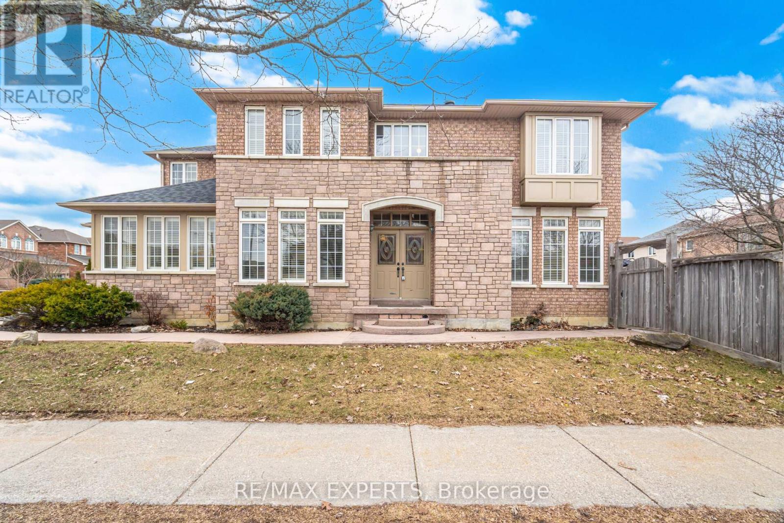 2 Sequoia Road, Vaughan, Ontario  L4H 1W2 - Photo 3 - N12919674