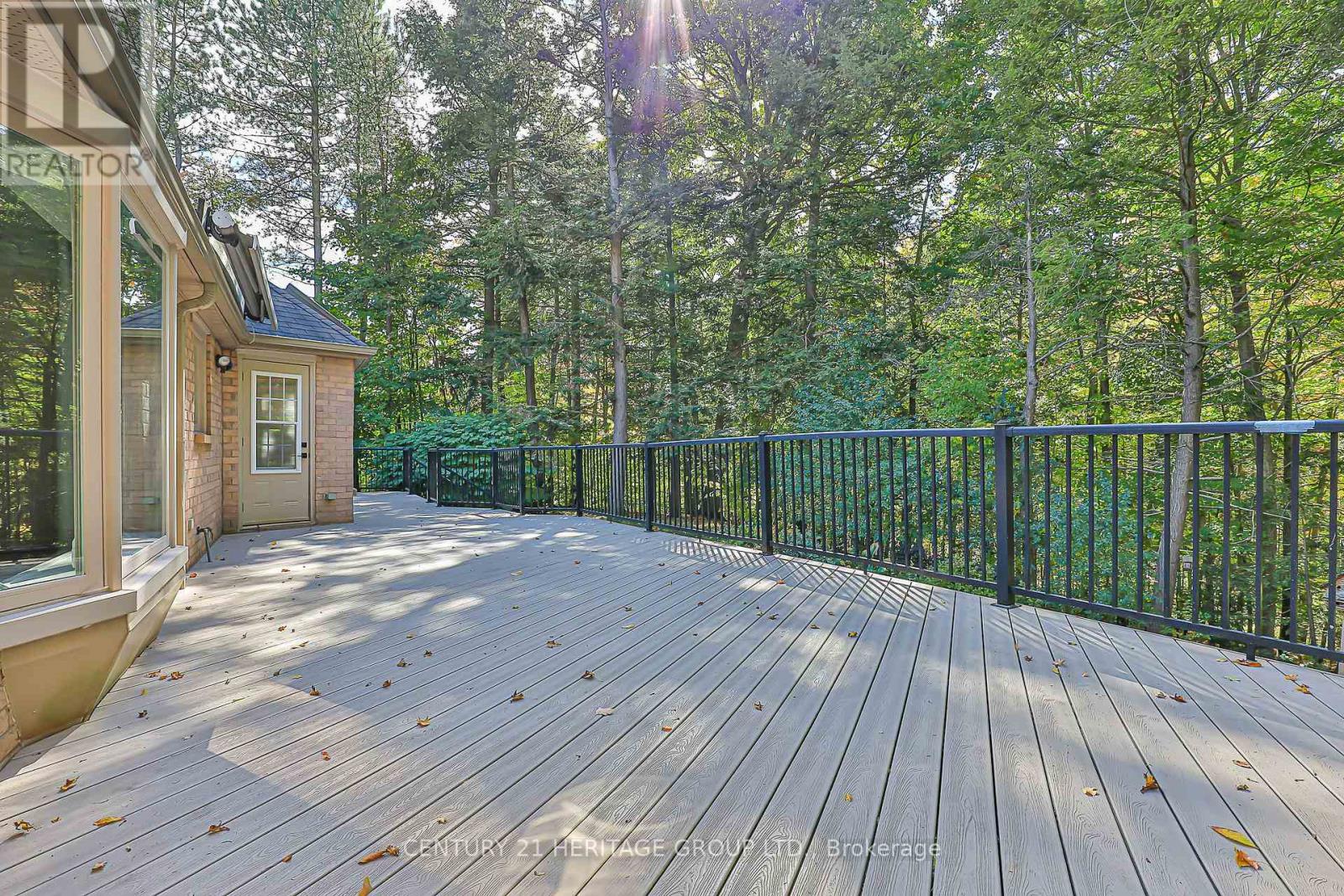 46 Pineneedle Drive, Aurora, Ontario  L4G 4Y6 - Photo 45 - N12919678