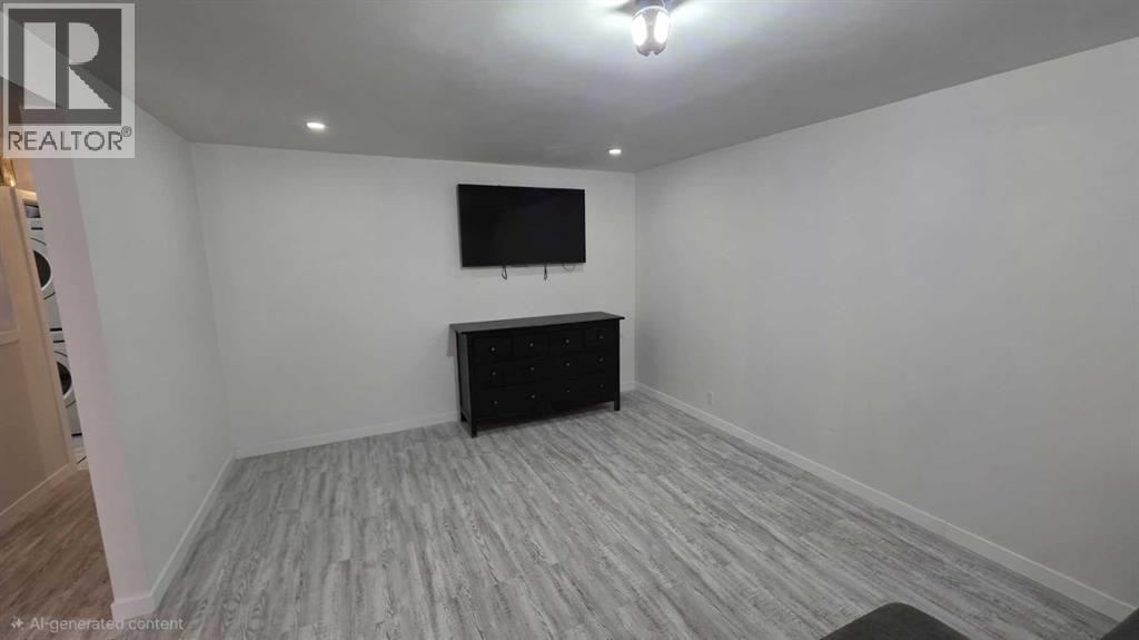 114 3 Avenue, Mclennan, Alberta T0H 2L0 - Photo 9 - A2285406