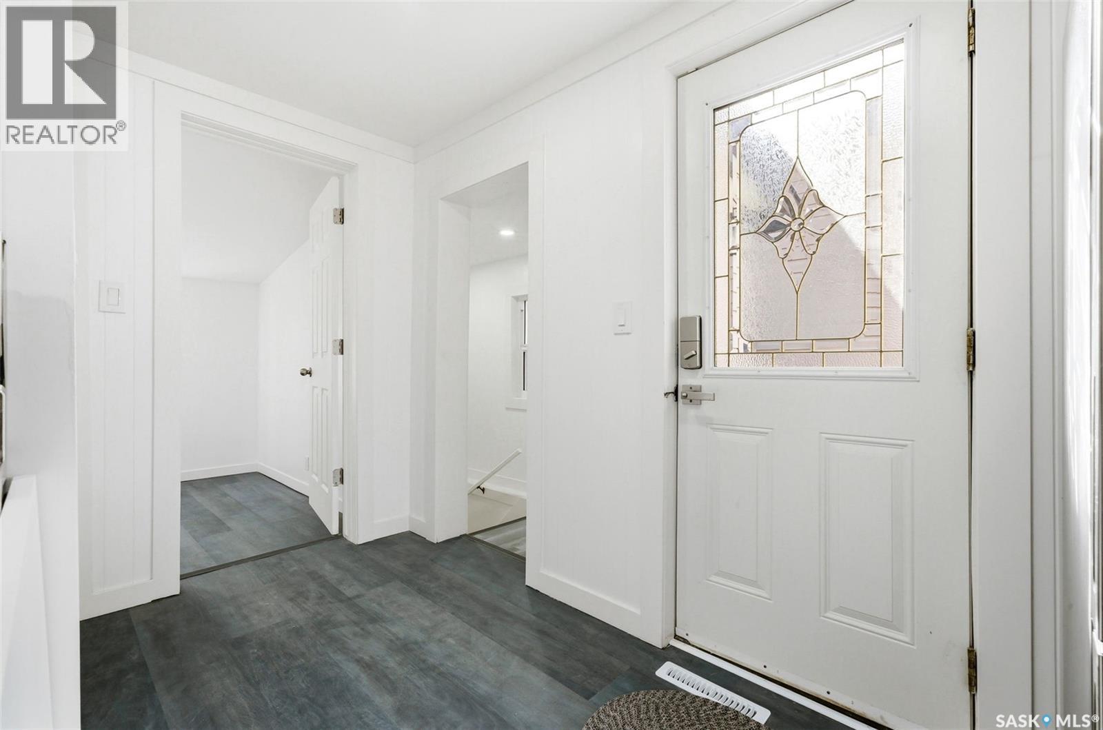 2049 Edgar Street, Regina, Saskatchewan  S4N 3K5 - Photo 2 - SK031264