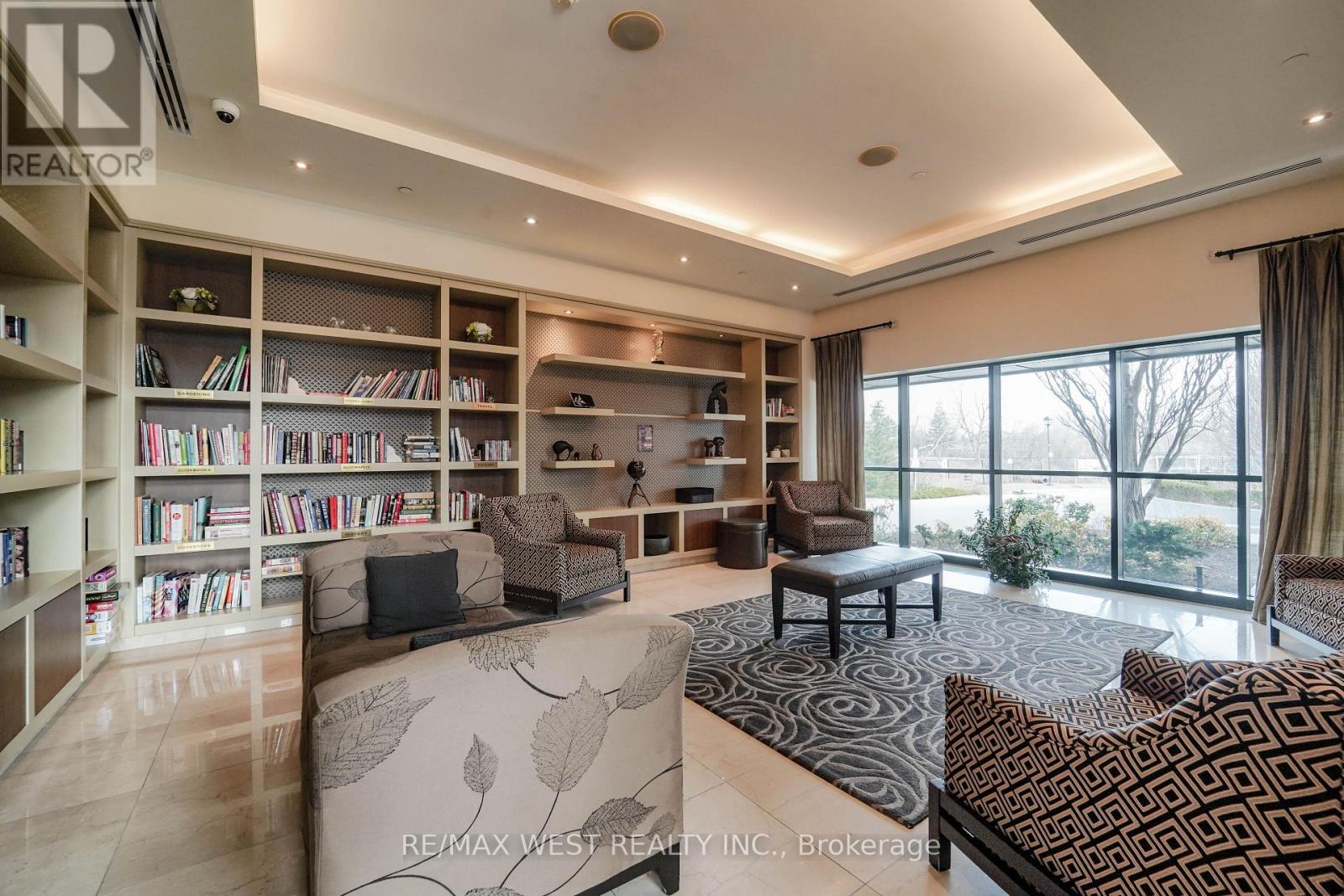 909 - 100 John Street, Brampton, Ontario  L6W 0A8 - Photo 13 - W12919574