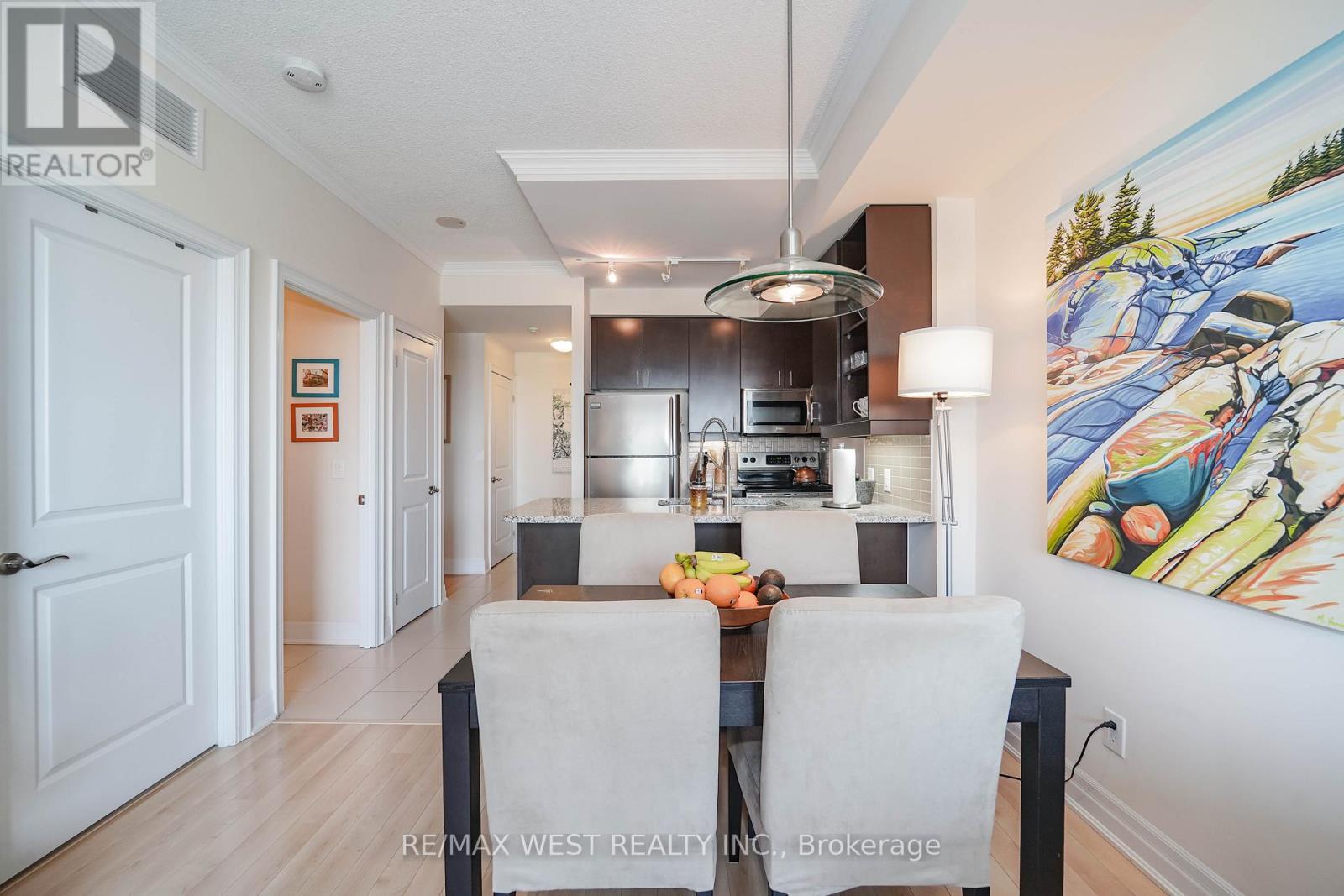 909 - 100 John Street, Brampton, Ontario  L6W 0A8 - Photo 5 - W12919574