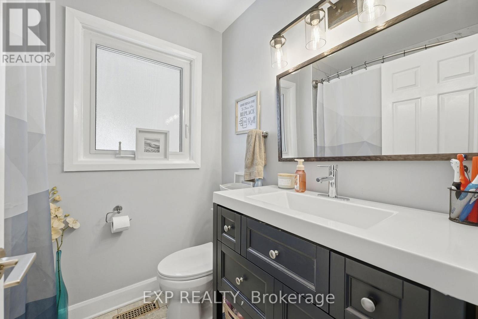 131 Dalrymple Drive, Toronto, Ontario  M6N 4S2 - Photo 18 - W12919626