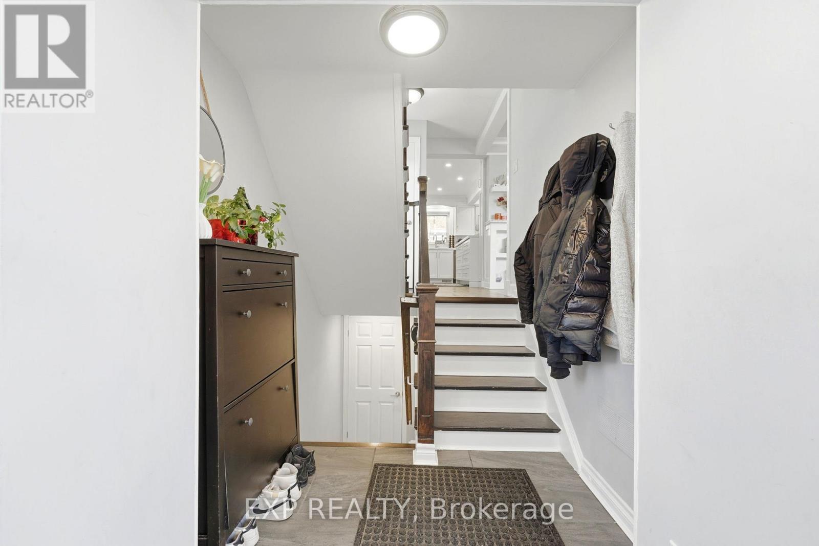 131 Dalrymple Drive, Toronto, Ontario  M6N 4S2 - Photo 2 - W12919626