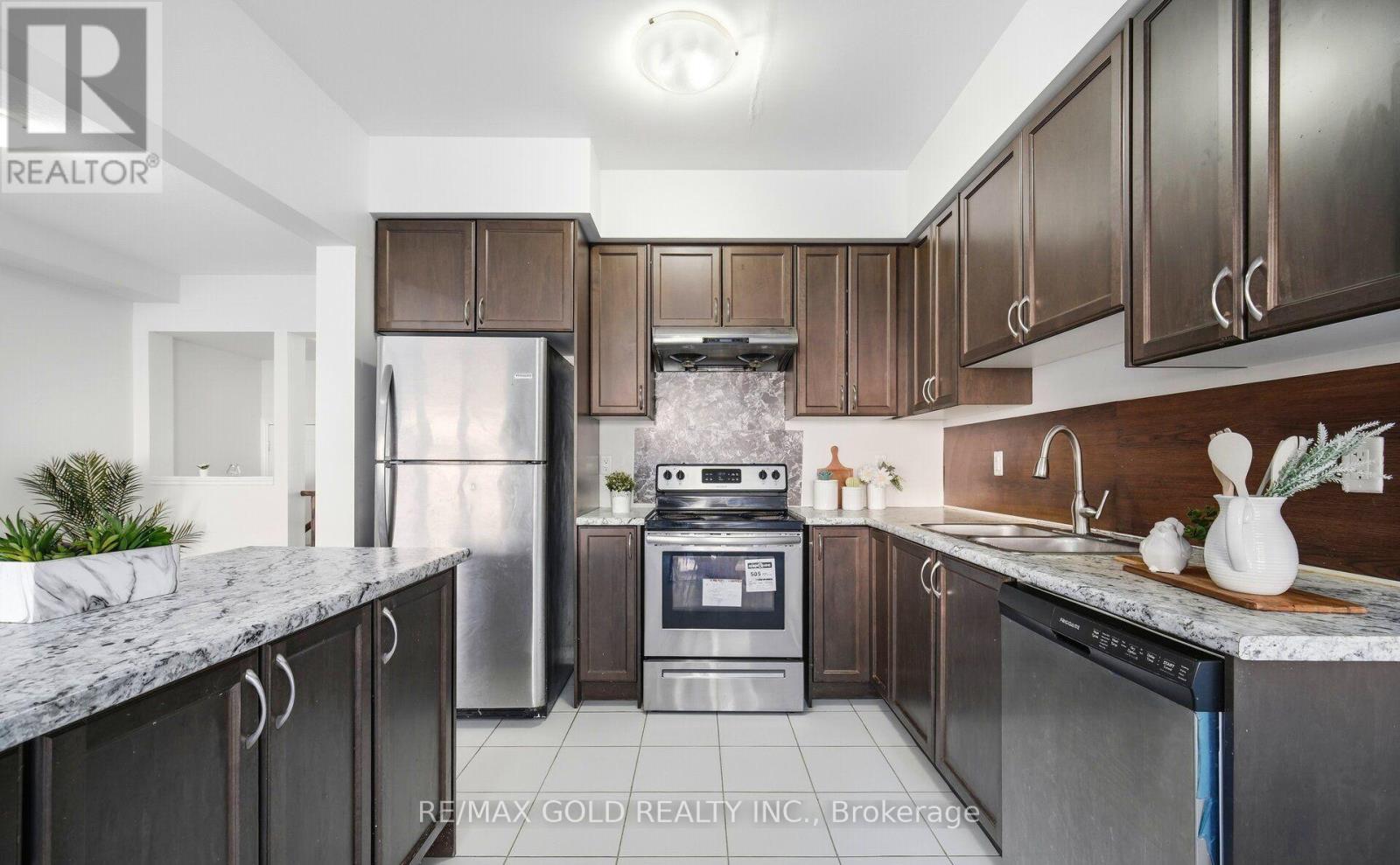 15 Hines Street, Brampton, Ontario  L7A 4X4 - Photo 19 - W12919672