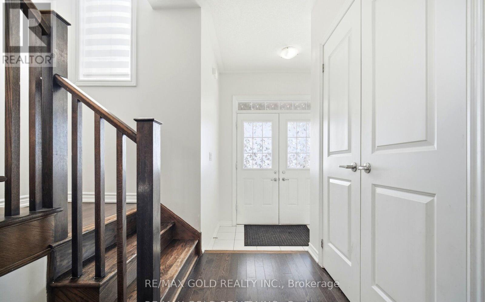 15 Hines Street, Brampton, Ontario  L7A 4X4 - Photo 7 - W12919672