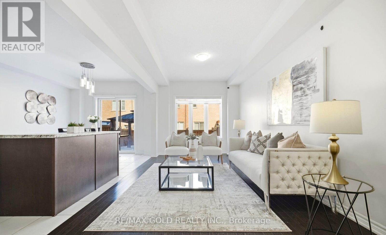 15 Hines Street, Brampton, Ontario  L7A 4X4 - Photo 8 - W12919672