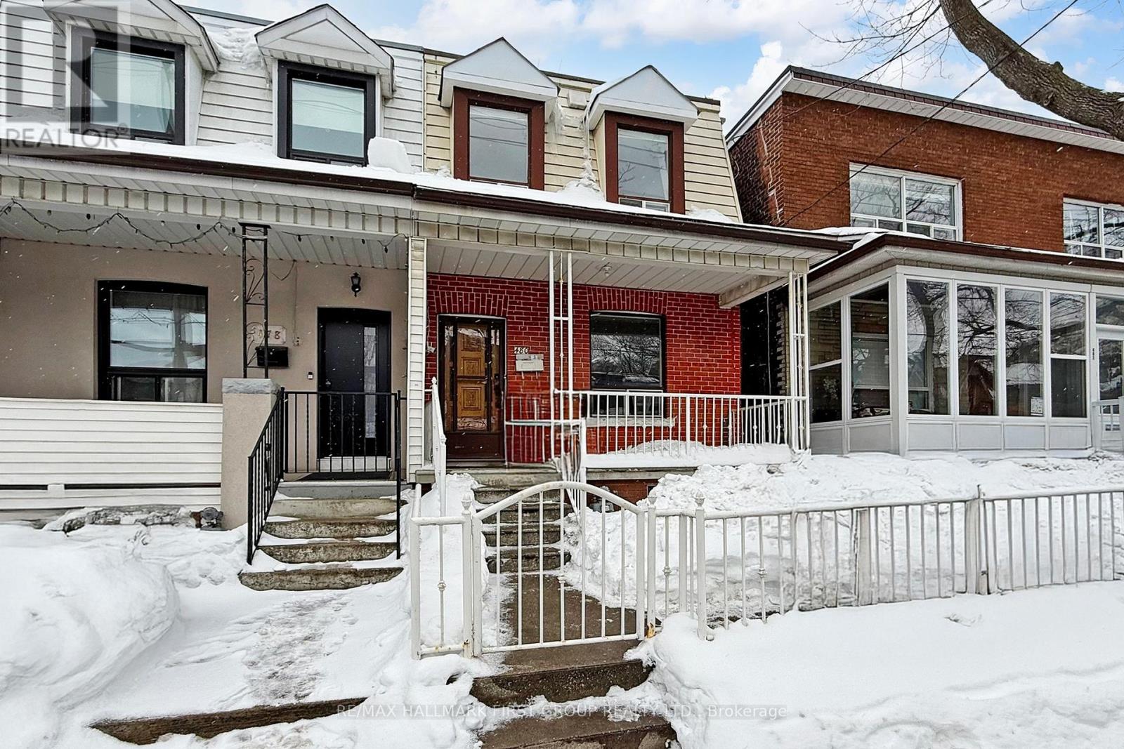 480 Lansdowne Avenue, Toronto, Ontario  M6H 3Y3 - Photo 2 - W12919682