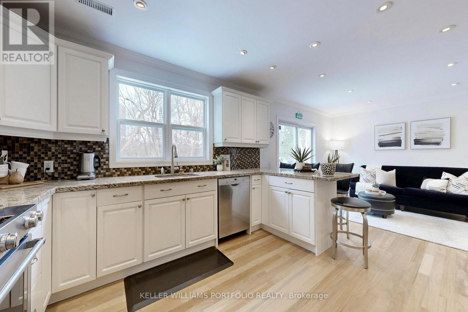 49 Dolphin Drive, Toronto, Ontario  M1L 1N5 - Photo 2 - E12899506