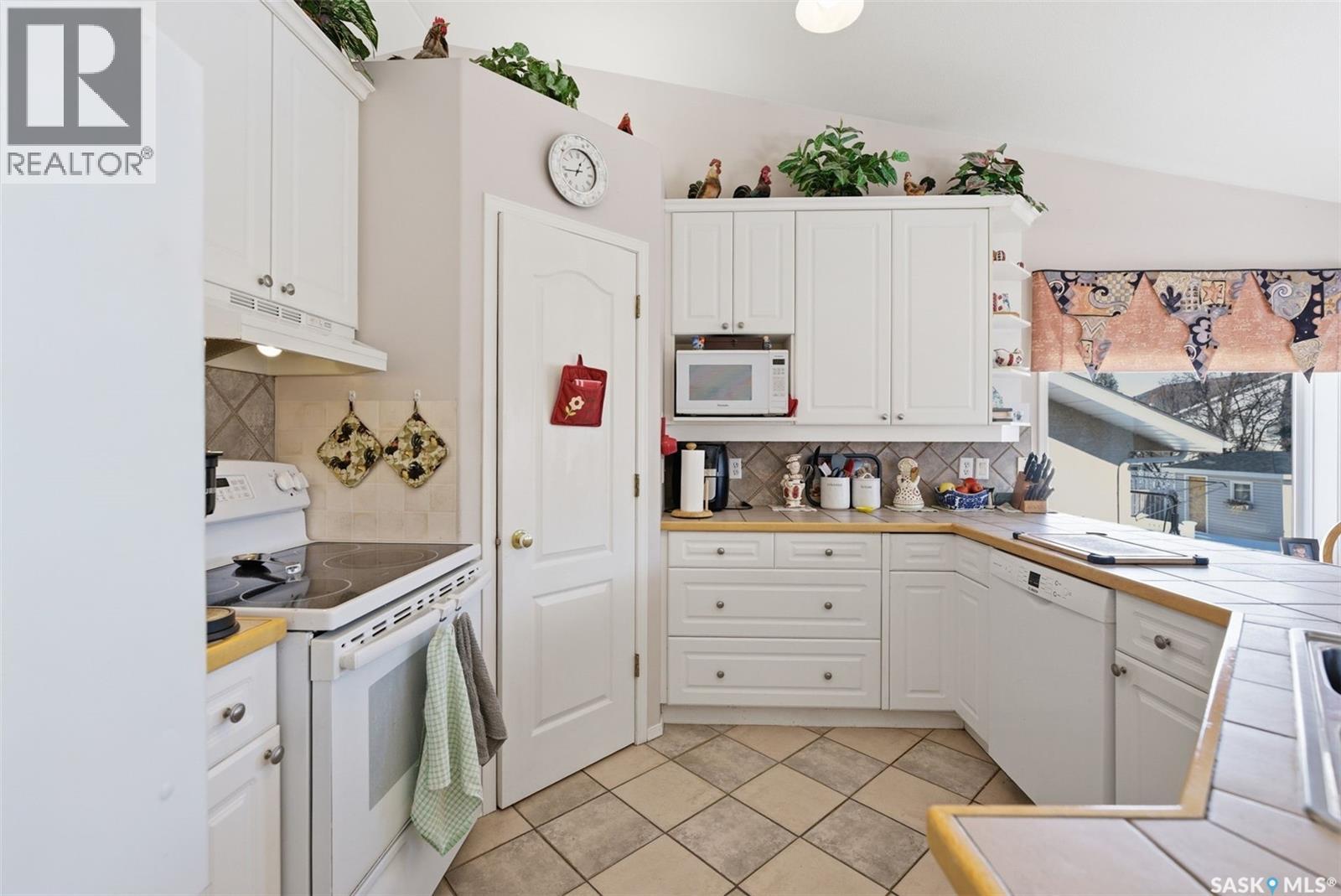 707 Bayview Close, Saskatoon, Saskatchewan  S7V 1B7 - Photo 11 - SK031274