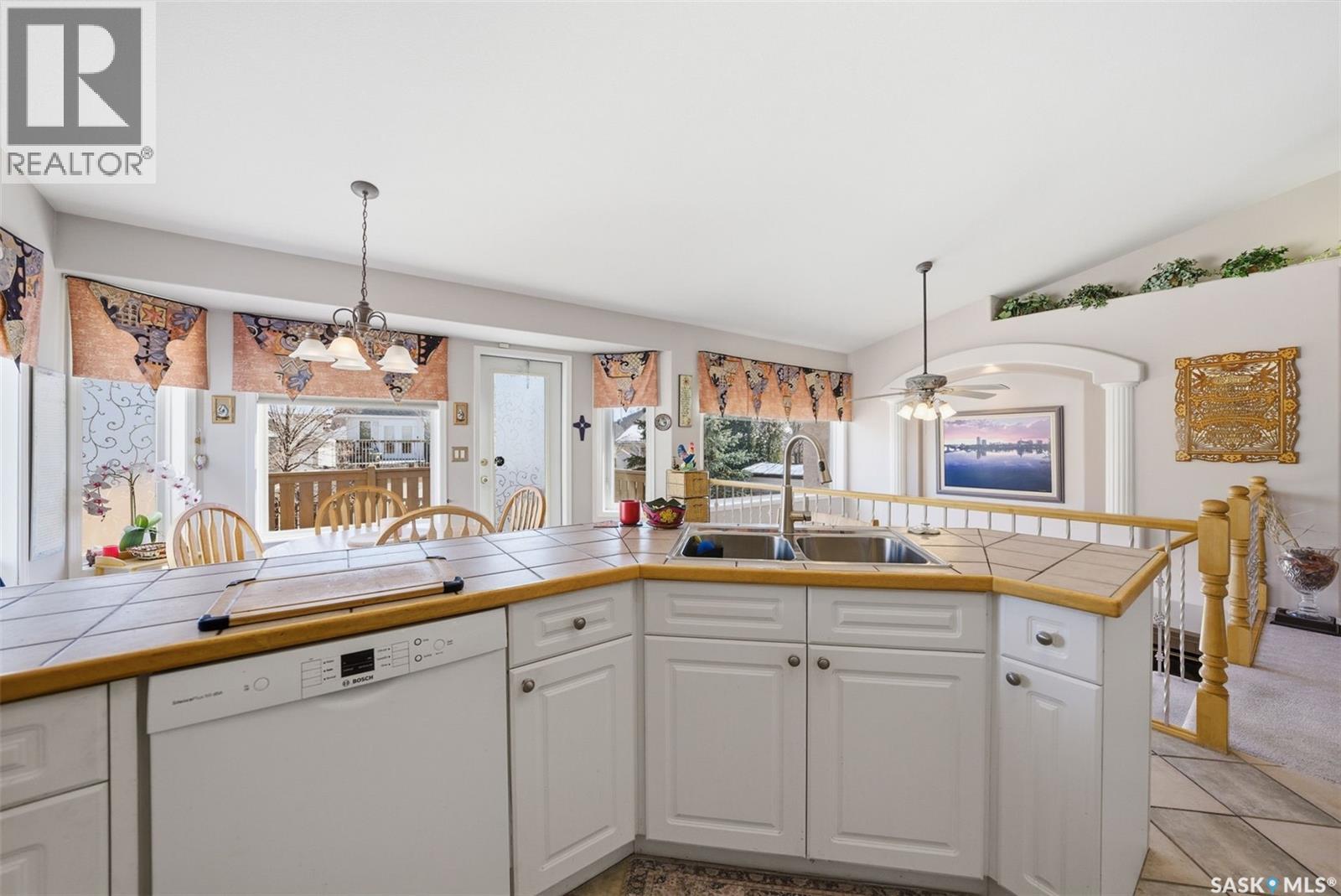 707 Bayview Close, Saskatoon, Saskatchewan  S7V 1B7 - Photo 12 - SK031274