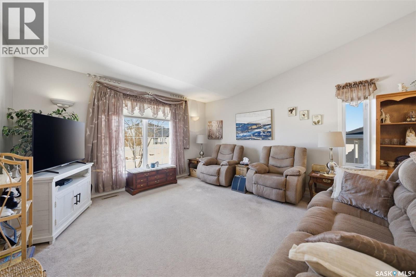 707 Bayview Close, Saskatoon, Saskatchewan  S7V 1B7 - Photo 5 - SK031274