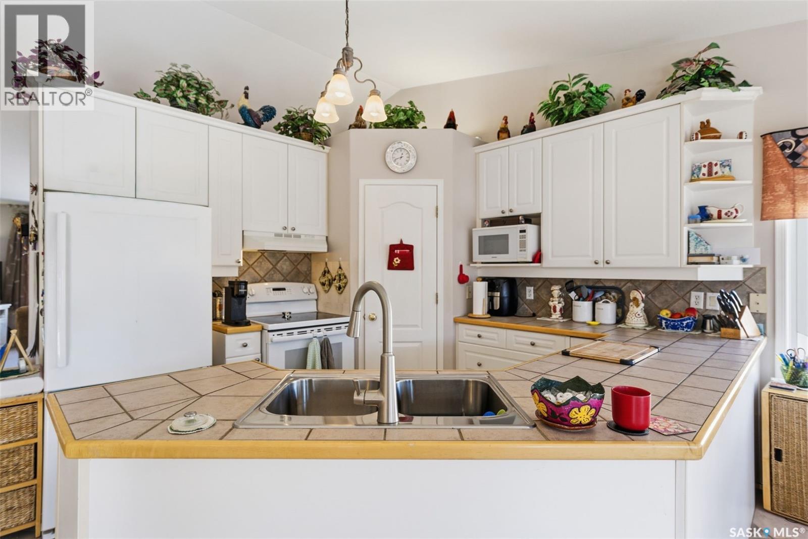 707 Bayview Close, Saskatoon, Saskatchewan  S7V 1B7 - Photo 9 - SK031274