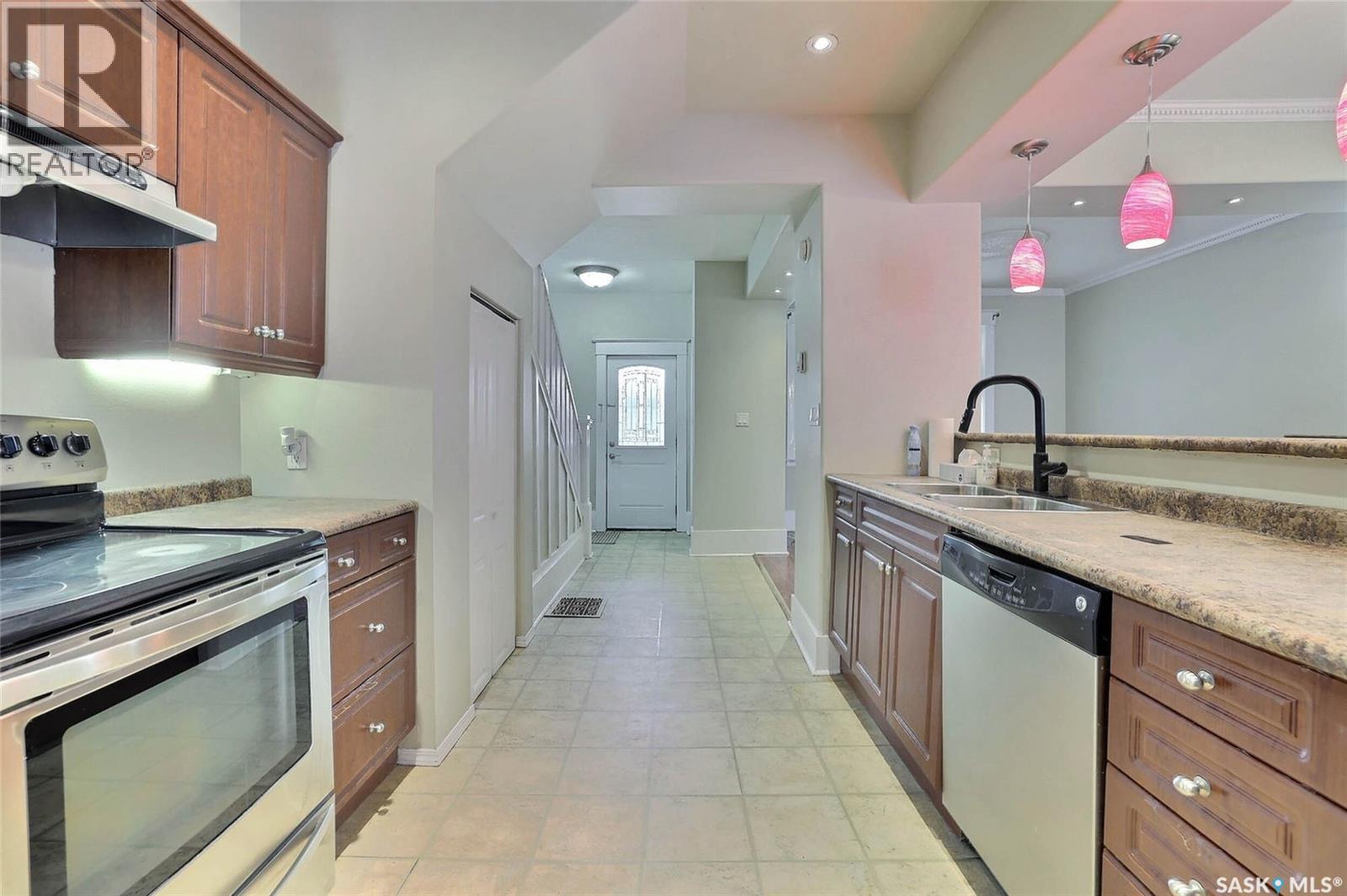 1947 Montague Street, Regina, Saskatchewan  S4T 3J6 - Photo 9 - SK031269