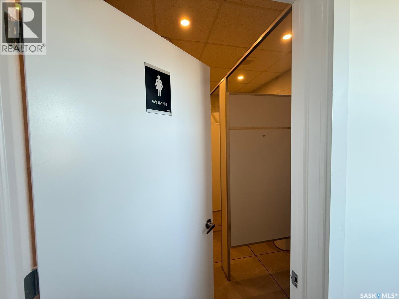 531 South Service Road, Wynyard, Saskatchewan  S0A 4T0 - Photo 32 - SK031134