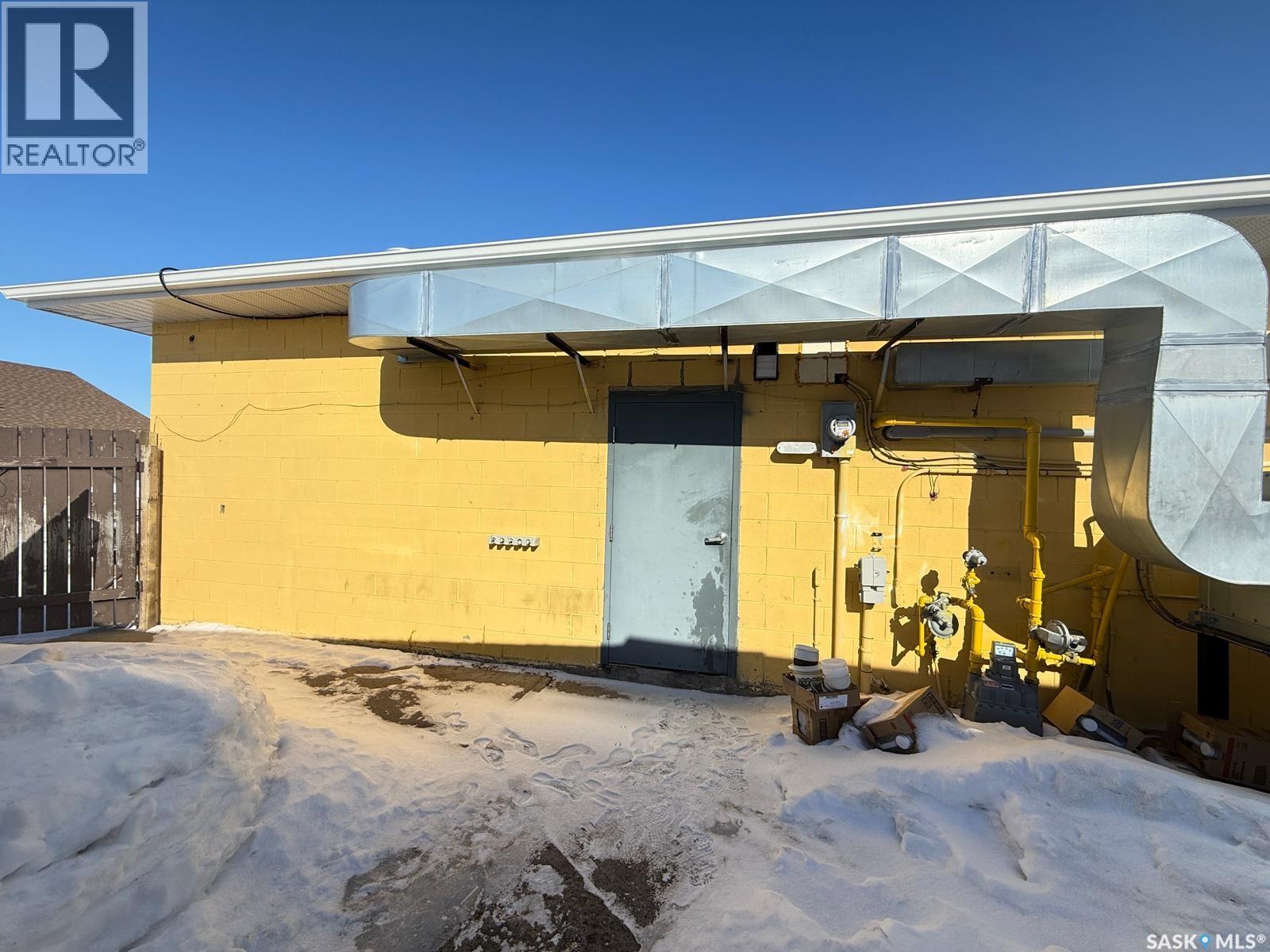 531 South Service Road, Wynyard, Saskatchewan  S0A 4T0 - Photo 34 - SK031134