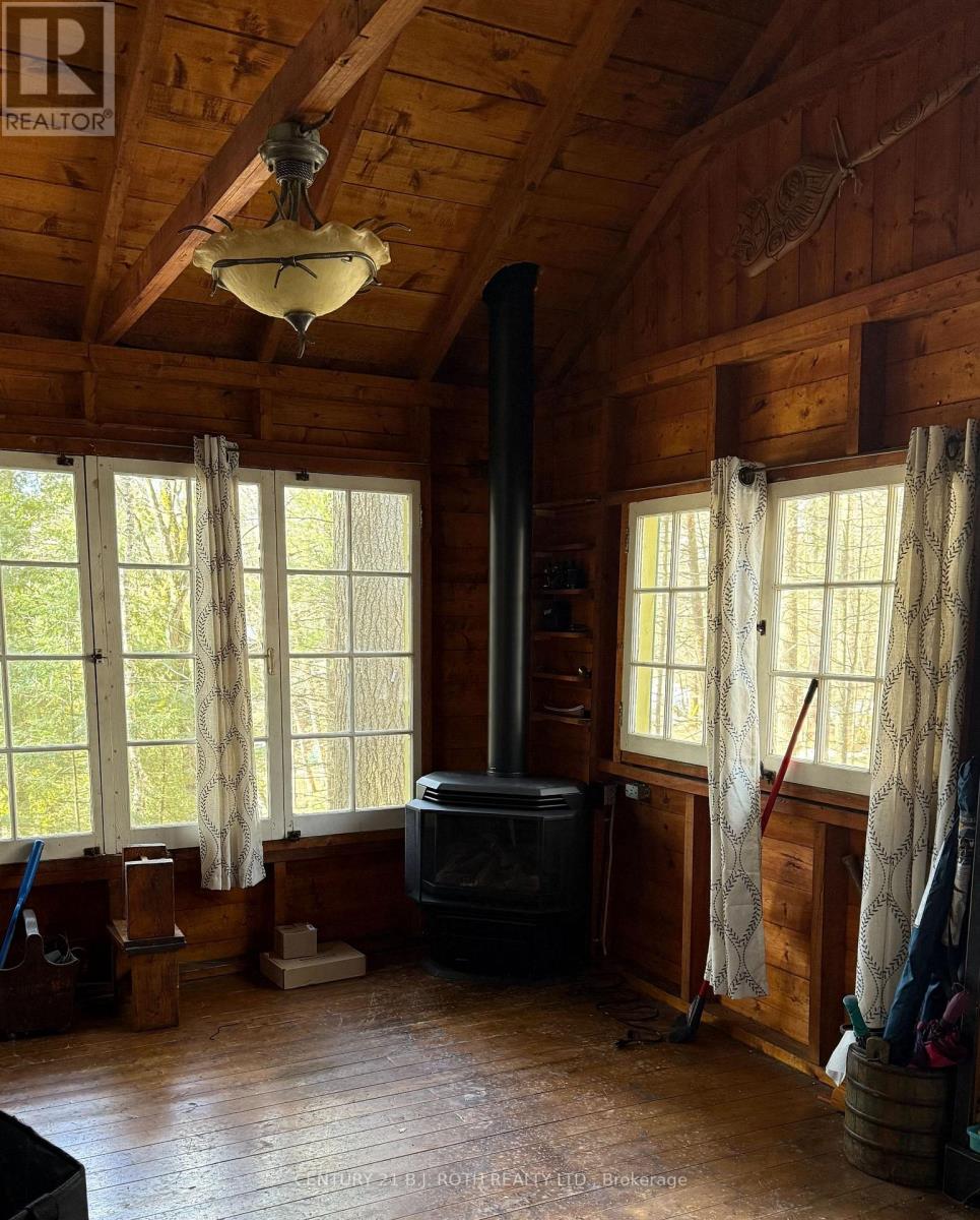 1042 Inukshuk Trail, Minden Hills, Ontario  K0M 2K0 - Photo 12 - X12919586