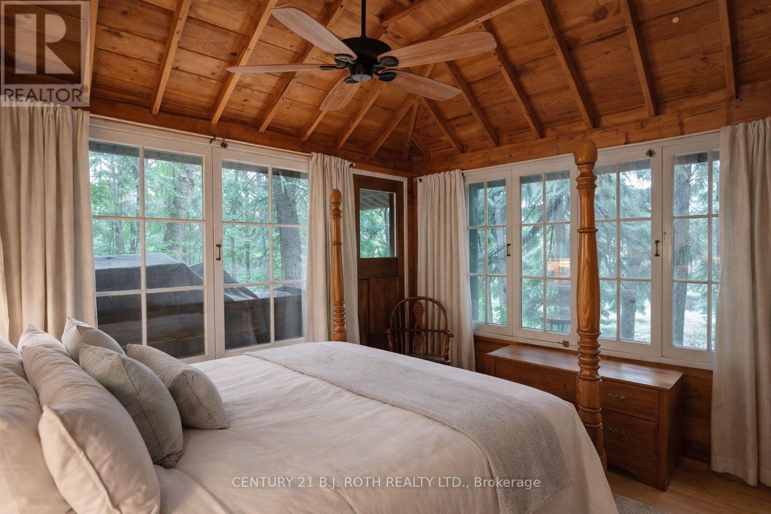 1042 Inukshuk Trail, Minden Hills, Ontario  K0M 2K0 - Photo 15 - X12919586