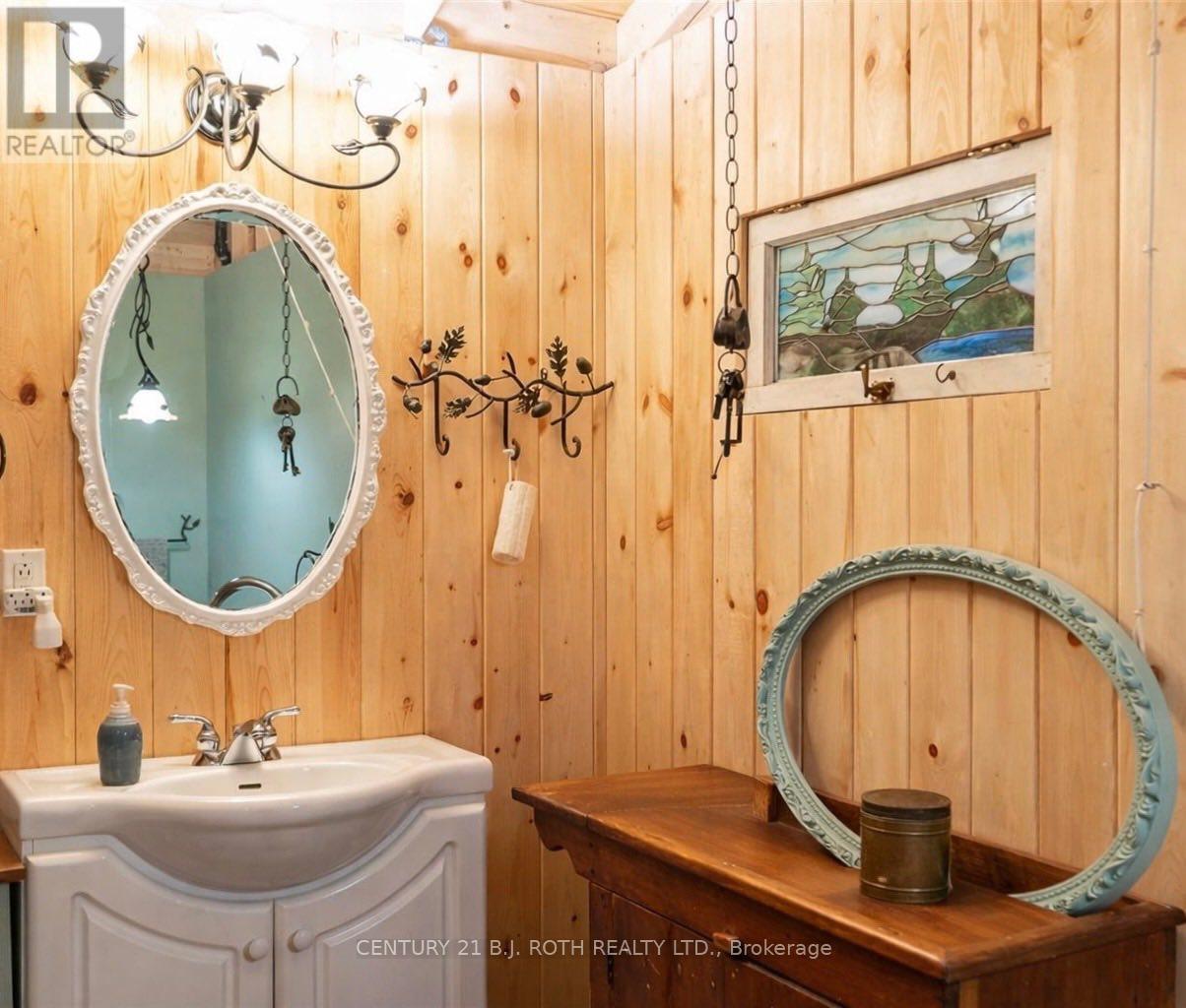 1042 Inukshuk Trail, Minden Hills, Ontario  K0M 2K0 - Photo 17 - X12919586