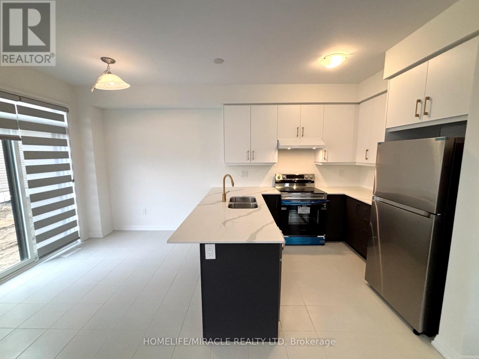 32 Riley Park Drive, Haldimand, Ontario  N3W 0K2 - Photo 11 - X12919630