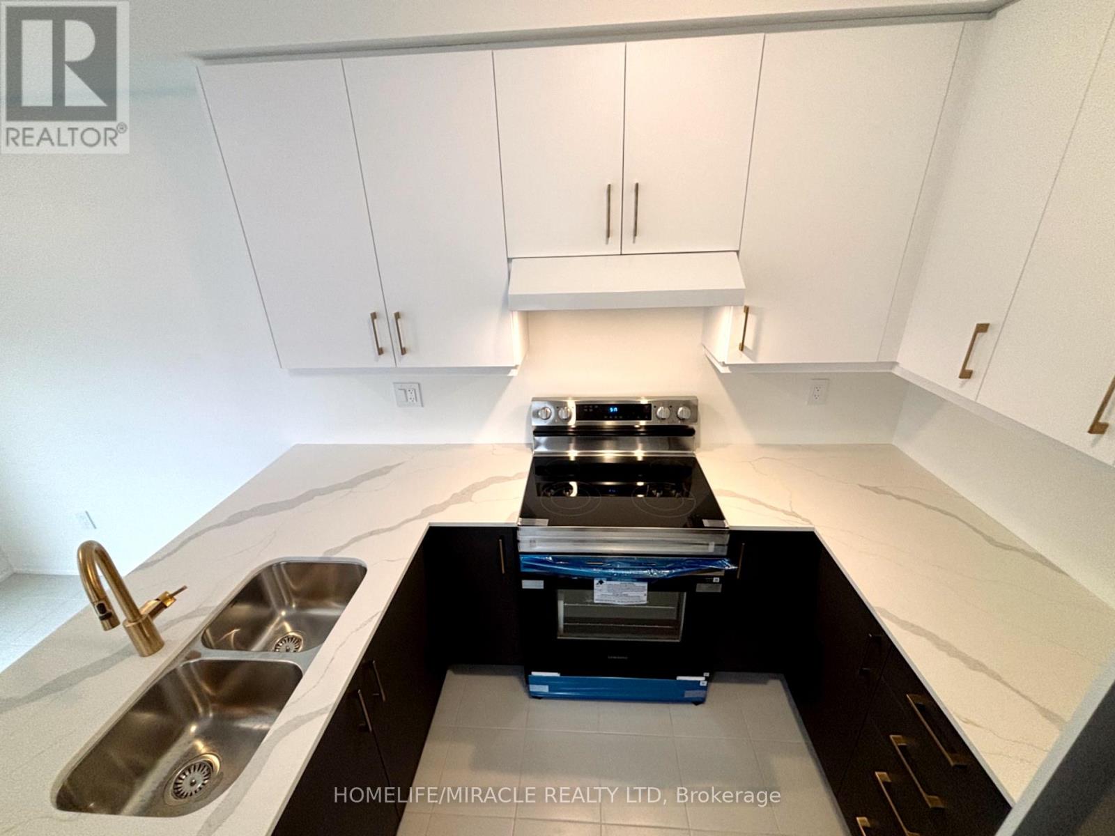 32 Riley Park Drive, Haldimand, Ontario  N3W 0K2 - Photo 13 - X12919630