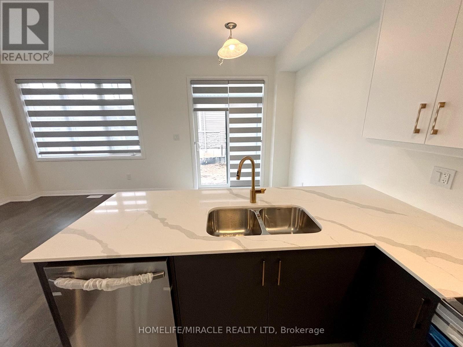 32 Riley Park Drive, Haldimand, Ontario  N3W 0K2 - Photo 14 - X12919630