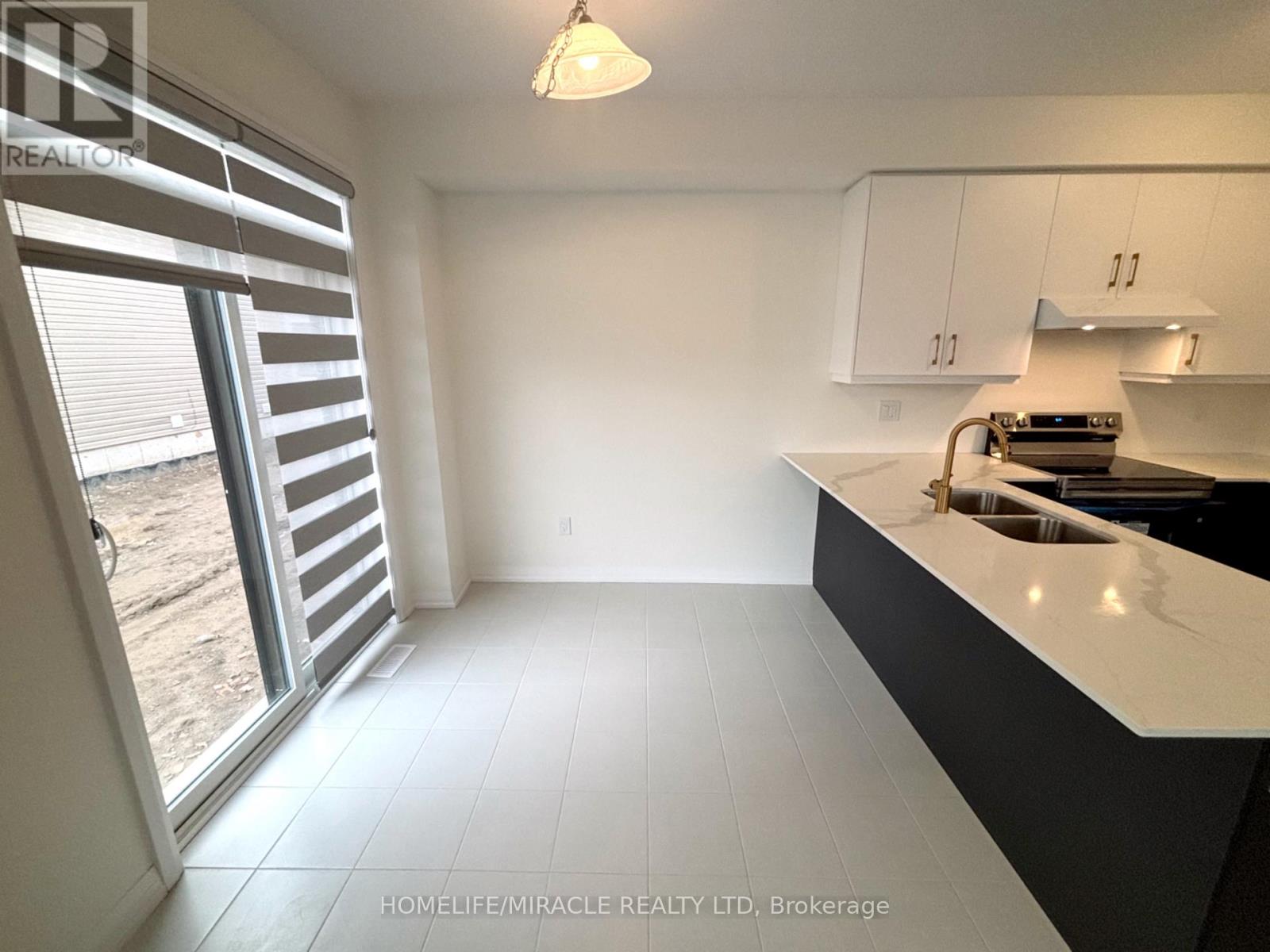 32 Riley Park Drive, Haldimand, Ontario  N3W 0K2 - Photo 15 - X12919630