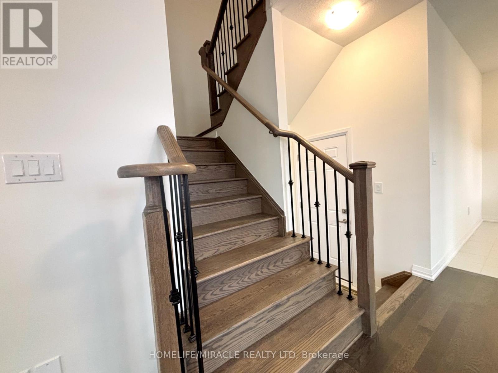 32 Riley Park Drive, Haldimand, Ontario  N3W 0K2 - Photo 17 - X12919630